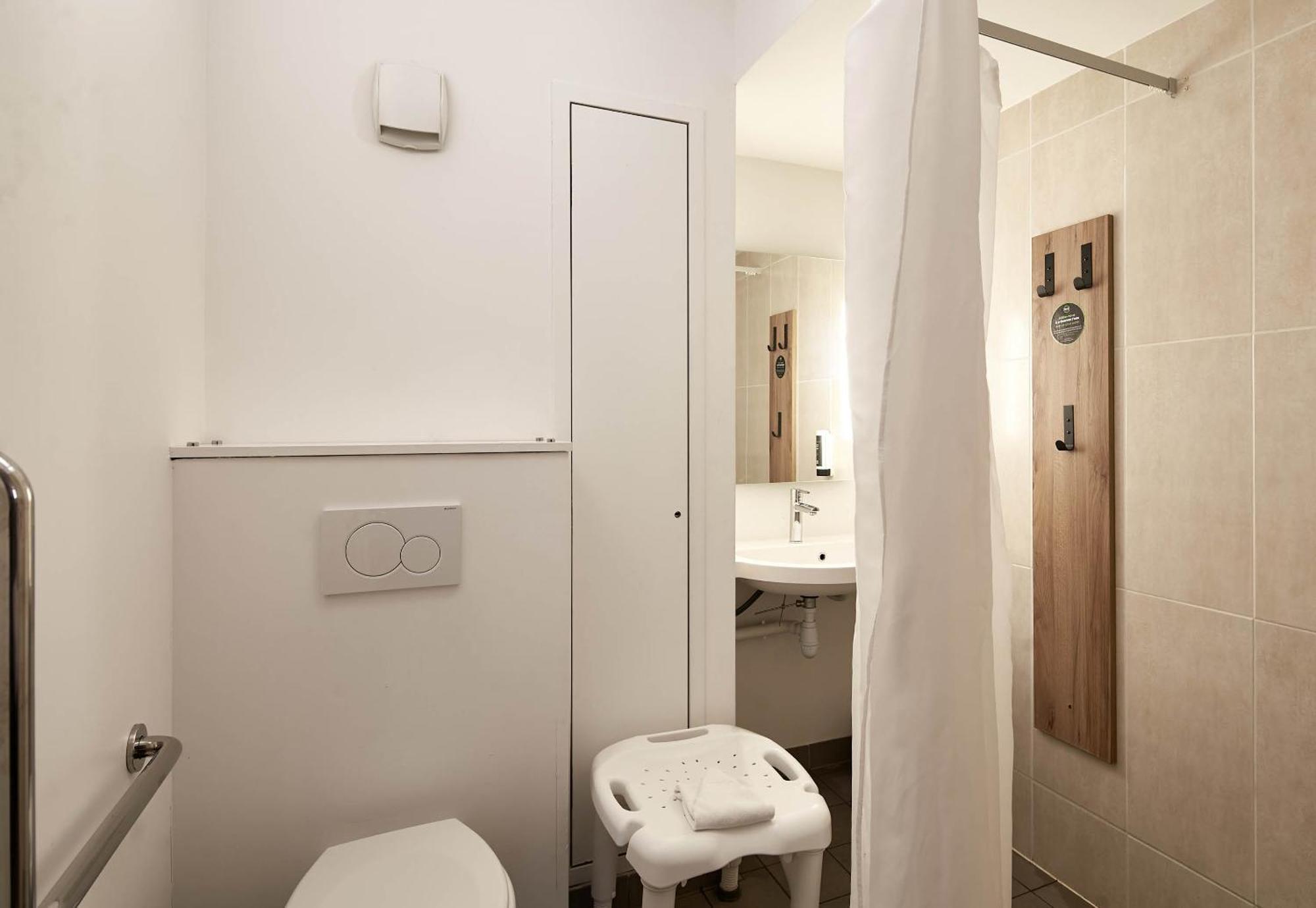 B&B Hotel Cergy Saint Christophe ภายนอก รูปภาพ